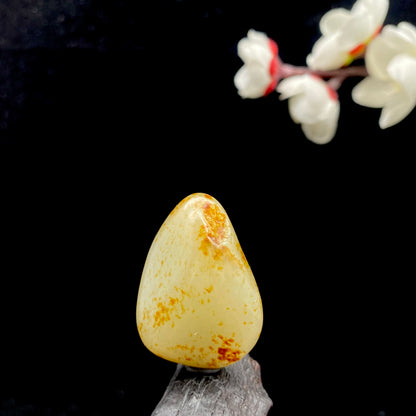 和田玉-洒金皮青白肉籽料挂件