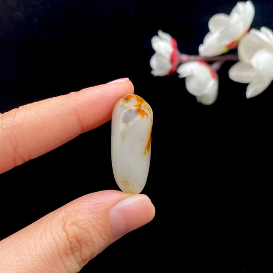 【超值推荐】和田玉-黄皮青花底籽料吊坠籽