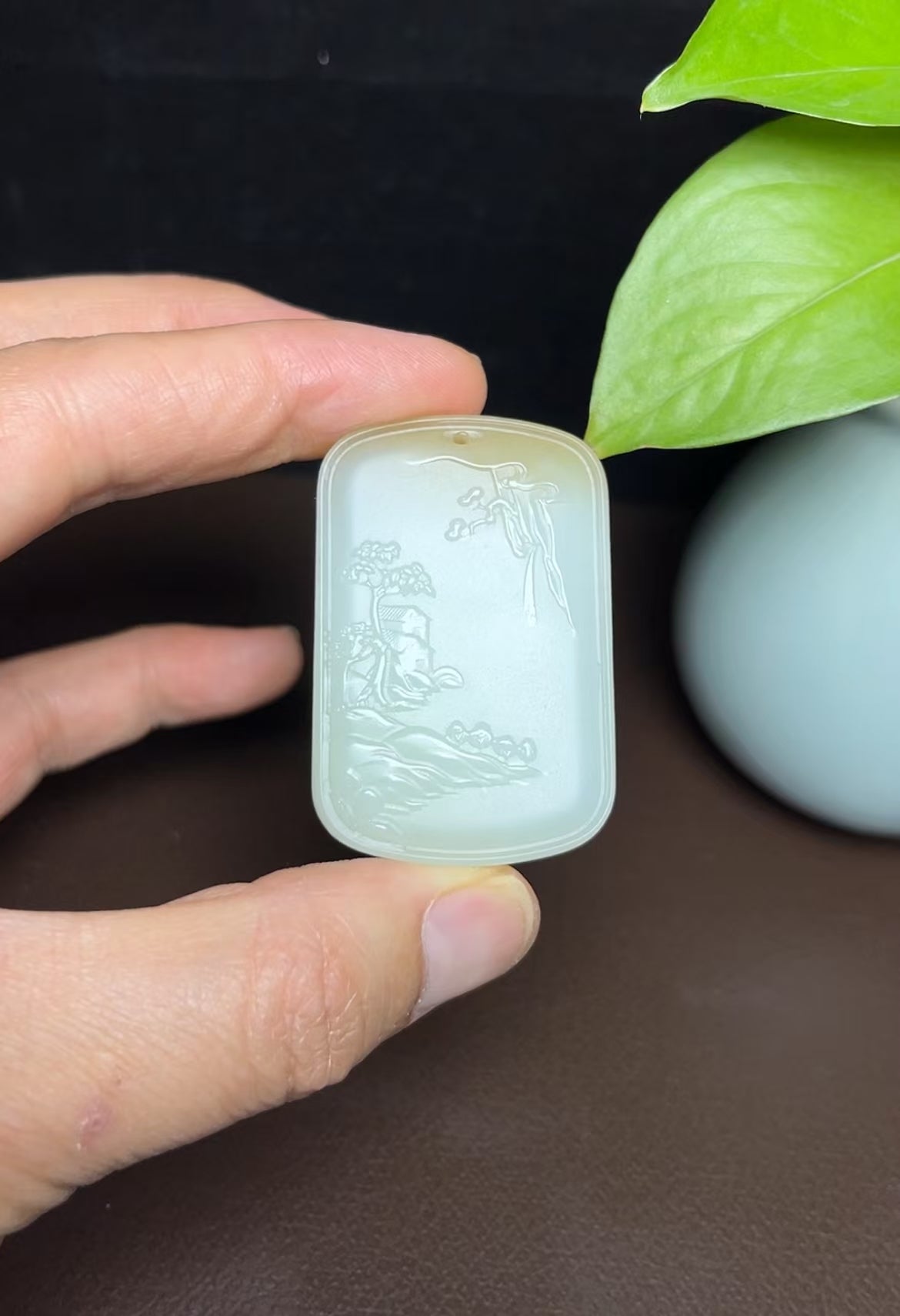 新疆和田玉且末糖羊脂玉御龙山水牌