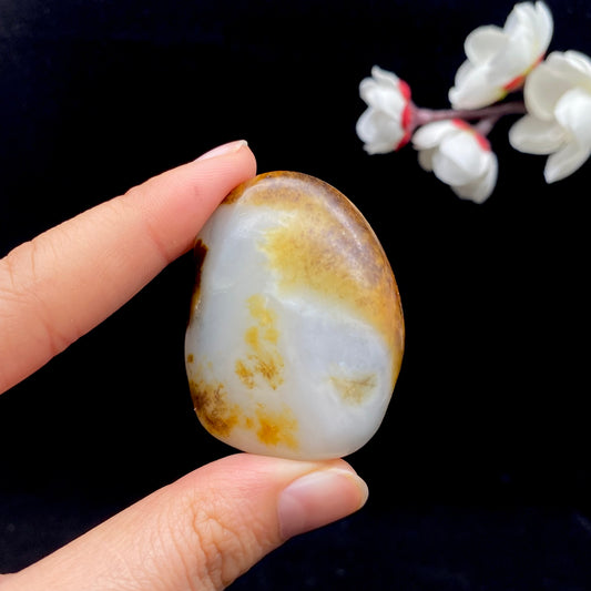 和田玉-聚黄皮青花底籽料原石