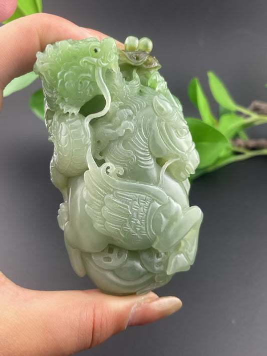 和田玉带翠龙马精神手把件