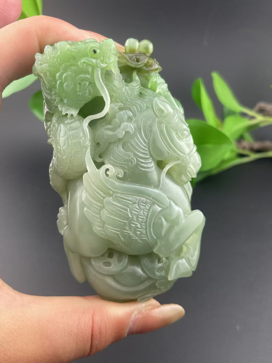 和田玉带翠龙马精神手把件