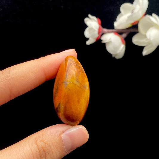 和田玉-黄沁皮漏白肉籽料挂件