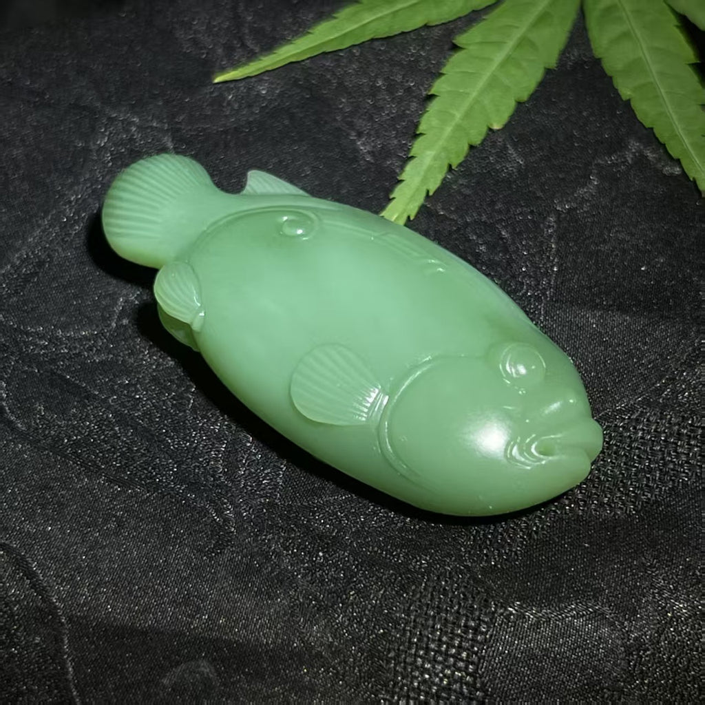 和田玉碧玉粉绿鱼吊坠精品