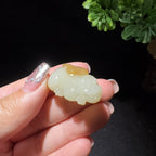 和田玉糖白挂件貔貅