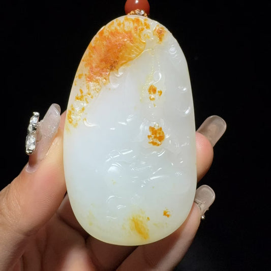 和田玉籽料观音挂件