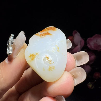 和田玉籽料龙挂件