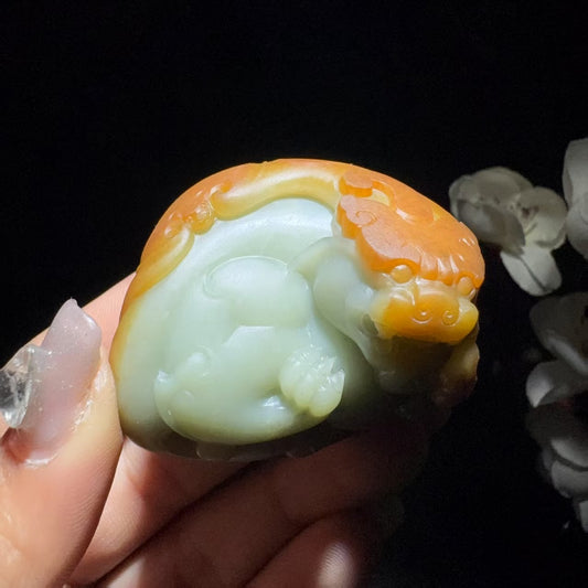 和田玉籽料貔貅手把件