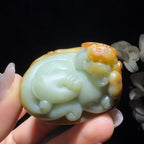 和田玉籽料貔貅手把件