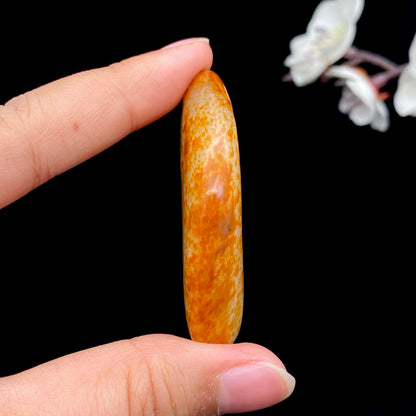 和田玉-满洒红皮白肉籽料挂件