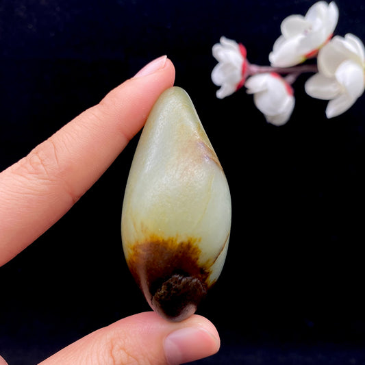 和田玉-聚红皮青花底籽料手把件