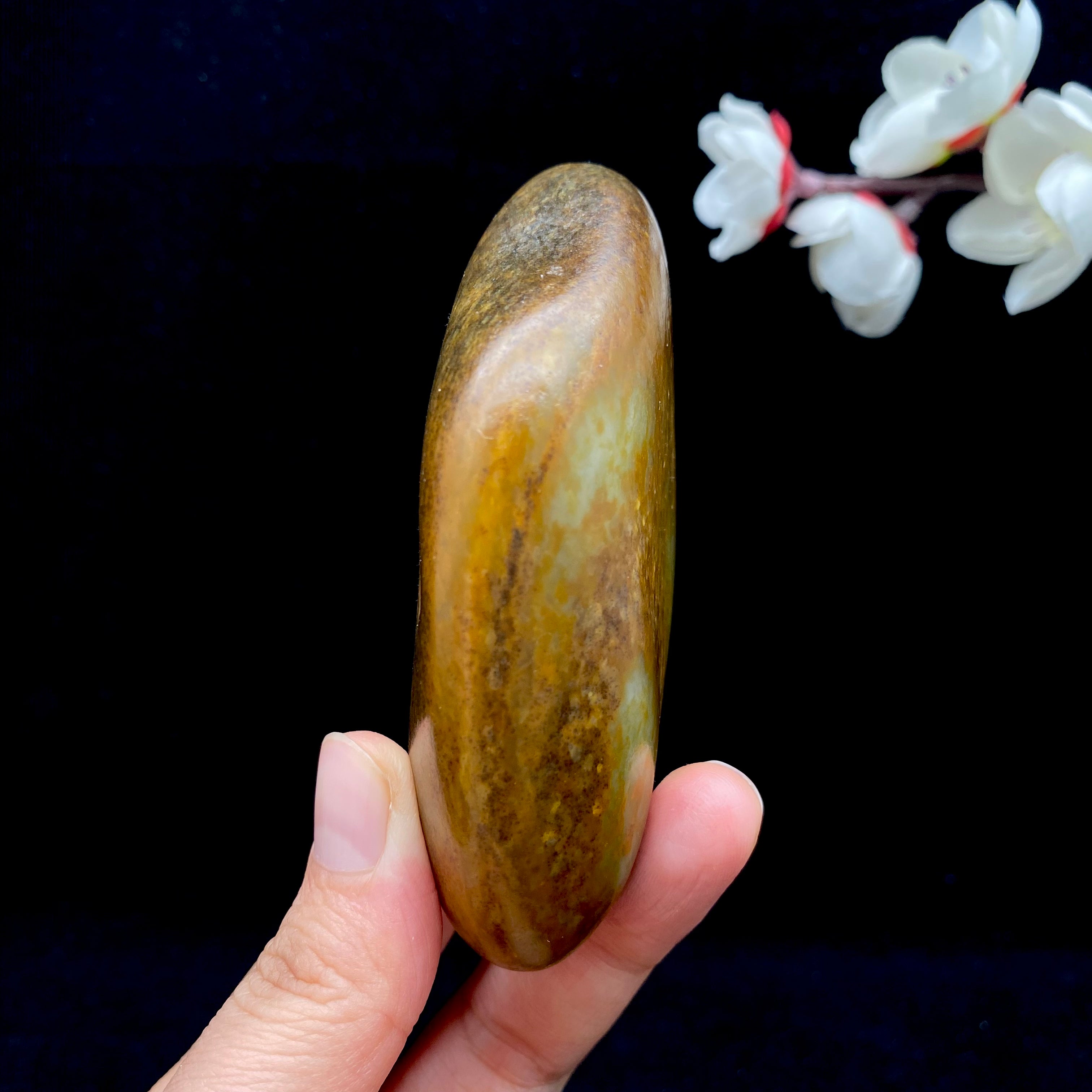 和田玉-黄沁皮漏青白肉籽料原石