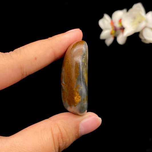 和田玉-聚黄皮青花籽料挂件