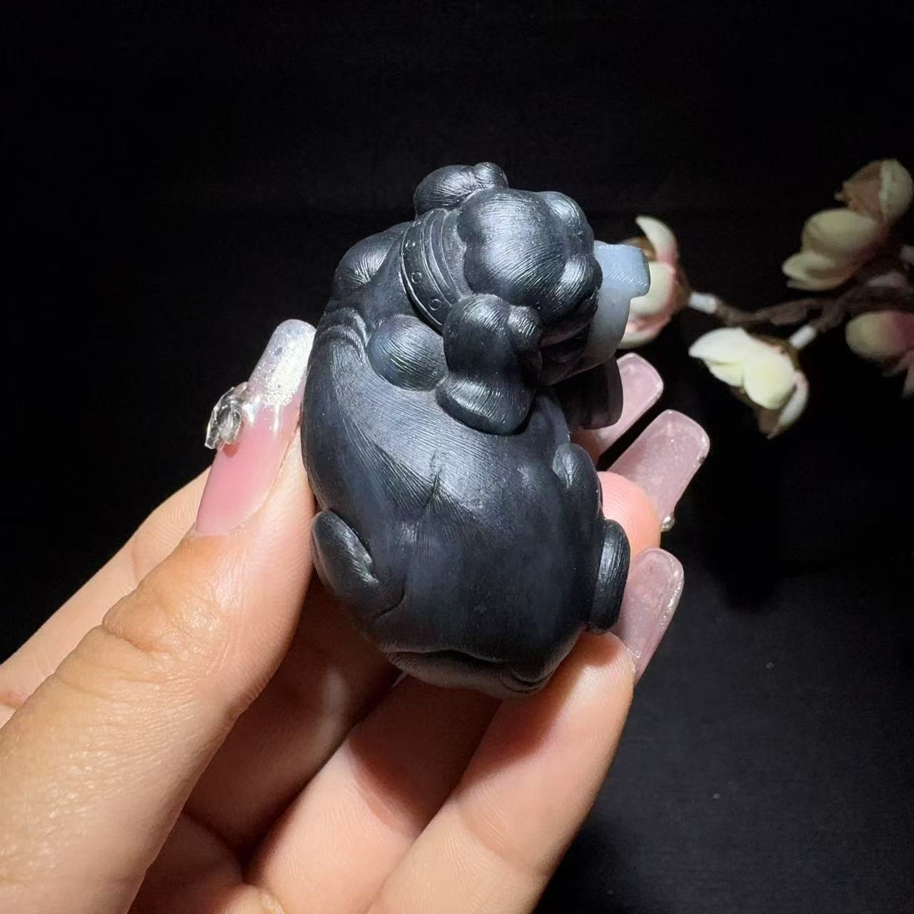 和田玉青花手把件旺财