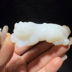 和田玉糖白手把件貔貅