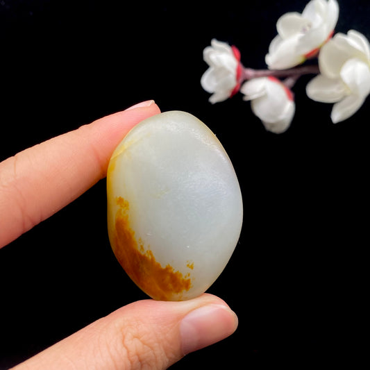 和田玉-黄皮青花底籽料原石