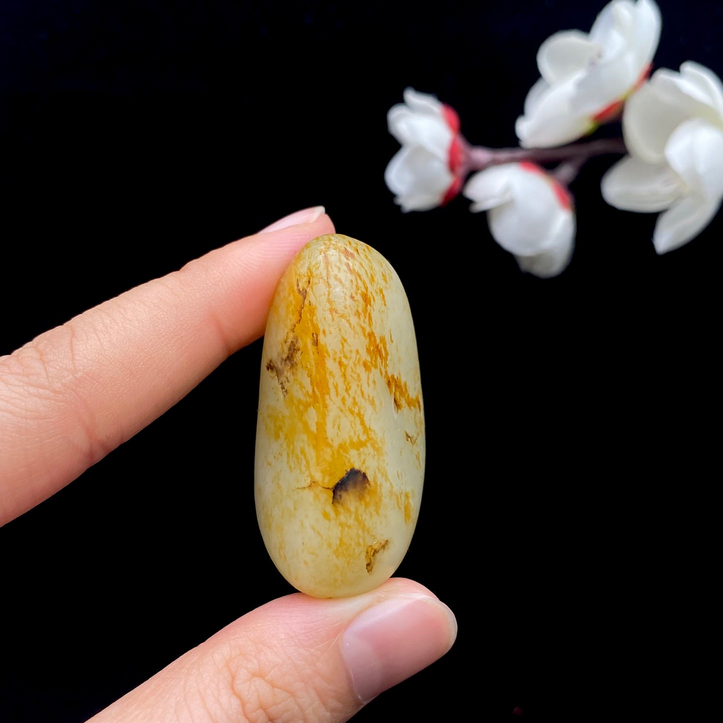 和田玉-洒金皮白肉籽料原石
