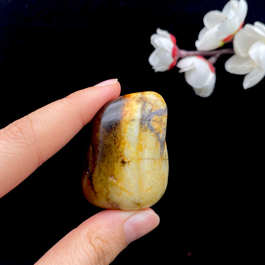 和田玉-聚黄皮青花底籽料手把件