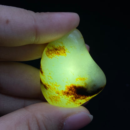 和田玉-洒金皮青花底籽料挂件