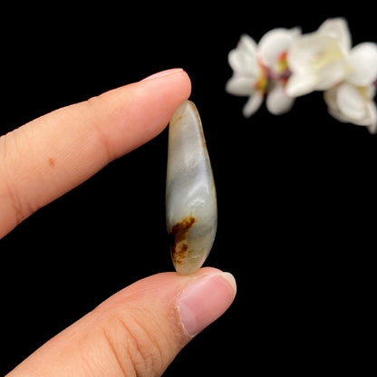 和田玉-洒金皮青花底籽料挂件