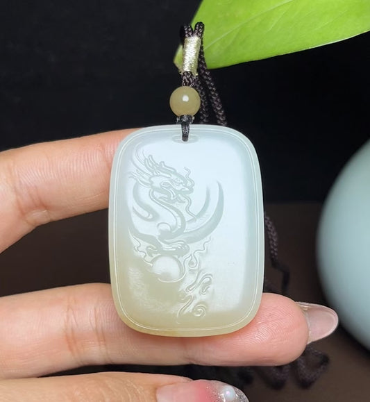 新疆和田玉且末糖白羊脂玉龙牌