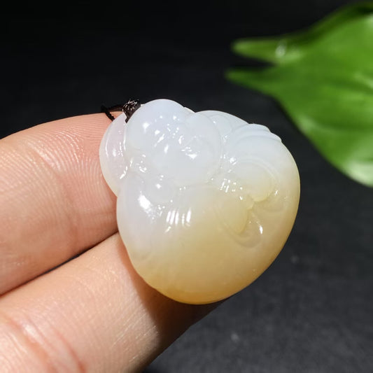 和田玉糖白抱抱佛挂件