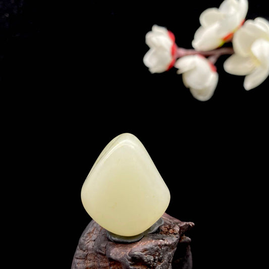 和田玉-洒金皮白肉籽料挂件