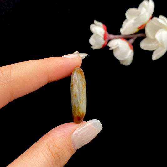 【超值推荐】和田玉-黄皮青花底籽料吊坠籽