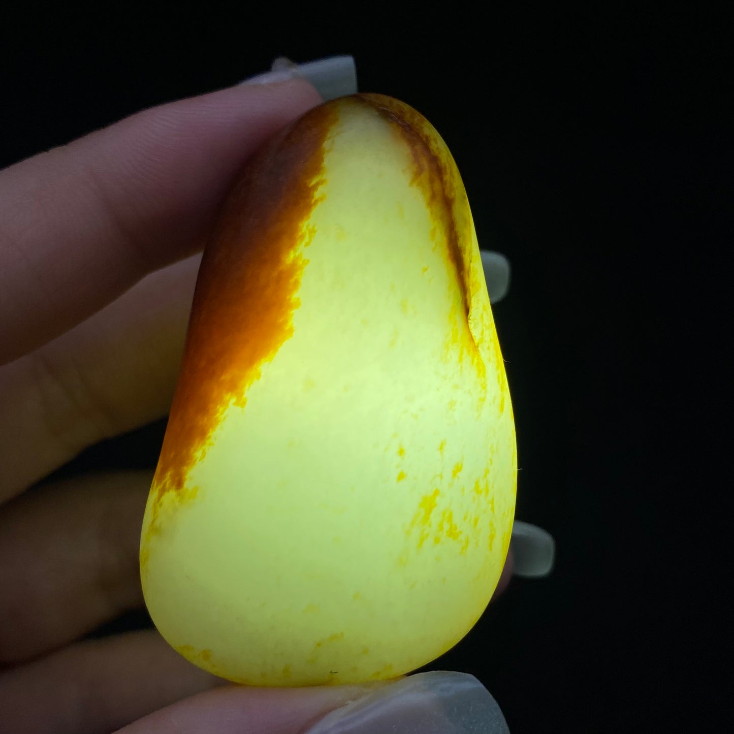 和田玉-聚红皮青白肉籽料挂件