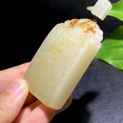 和田玉籽料无事牌挂件