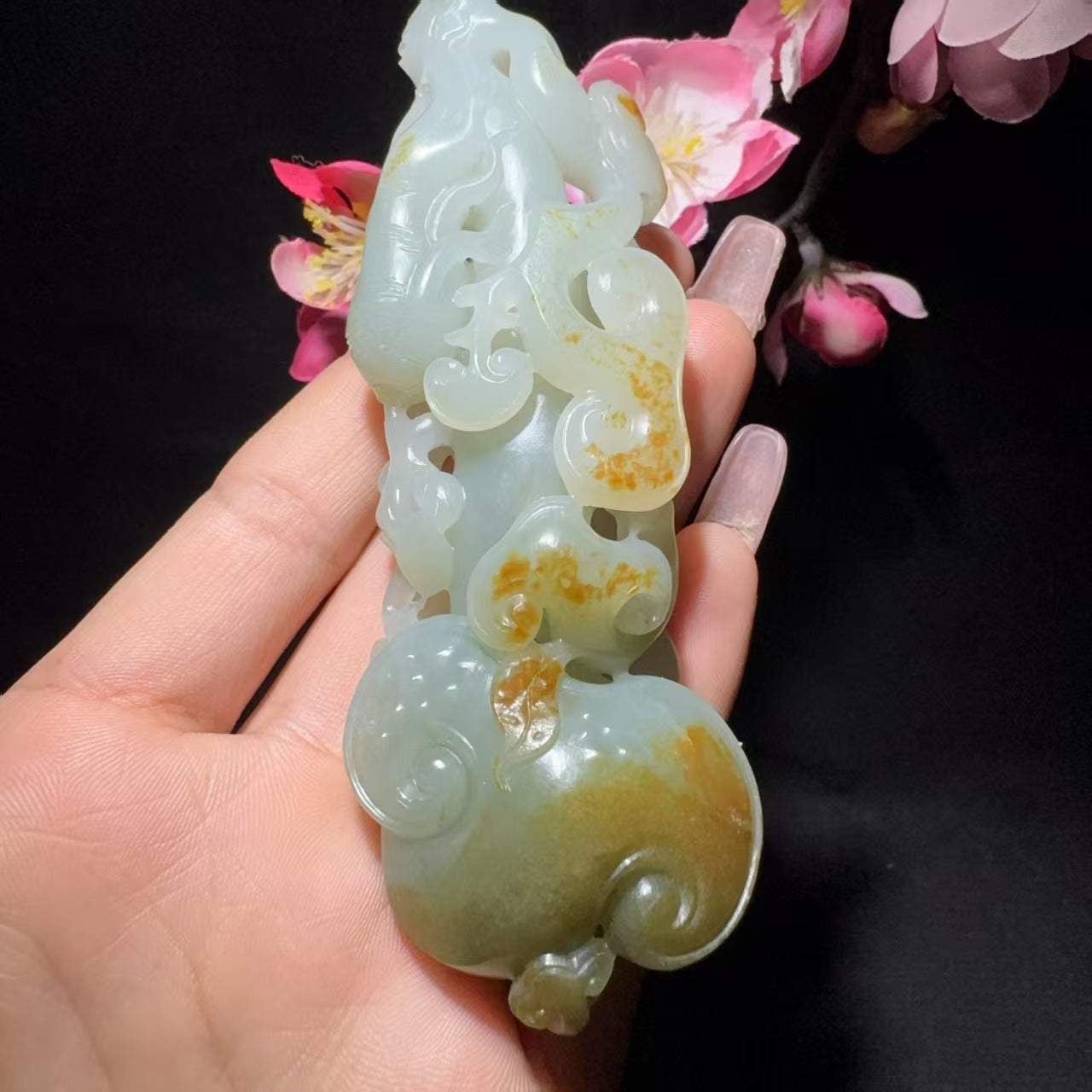 和田玉籽料吉祥如意手把件