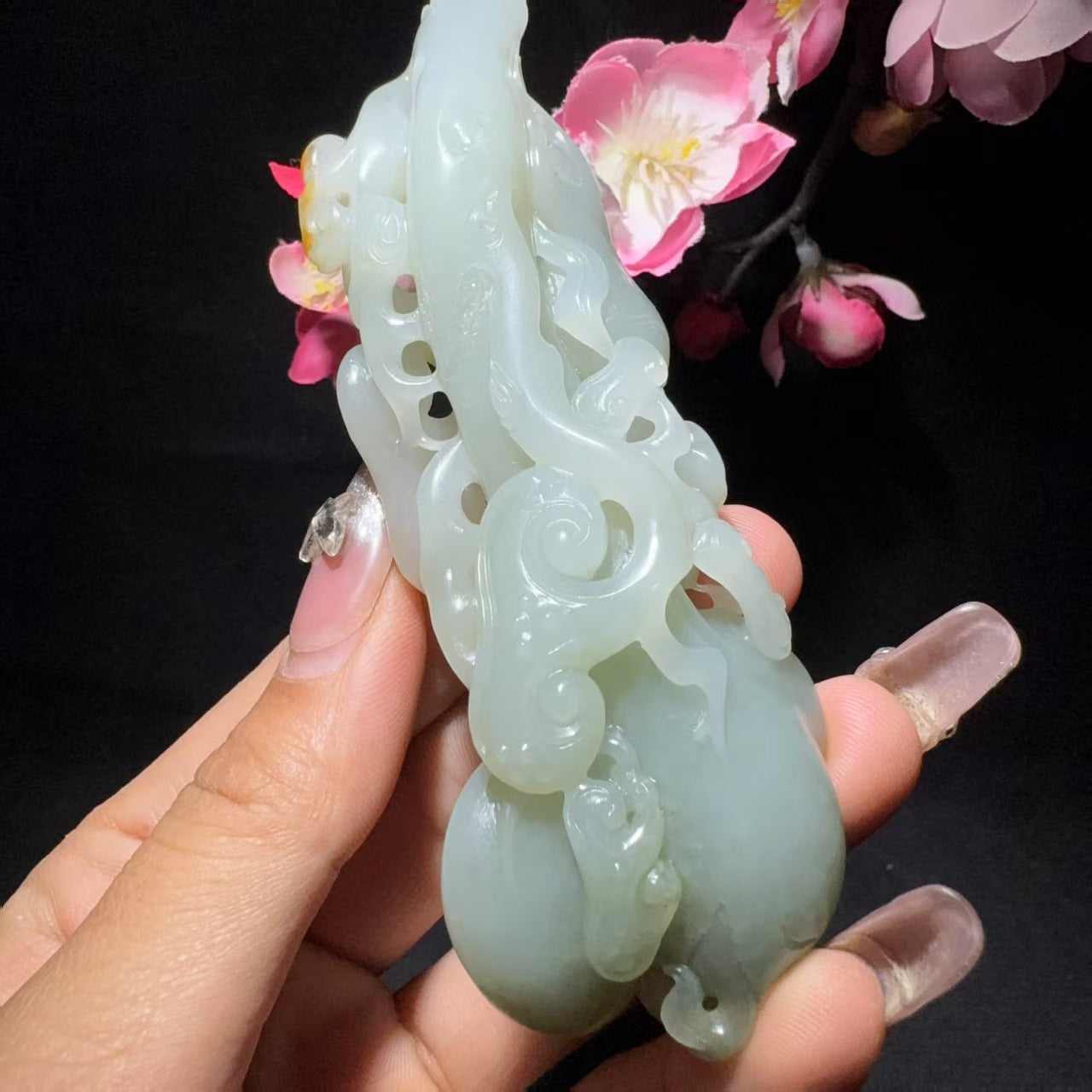 和田玉籽料吉祥如意手把件