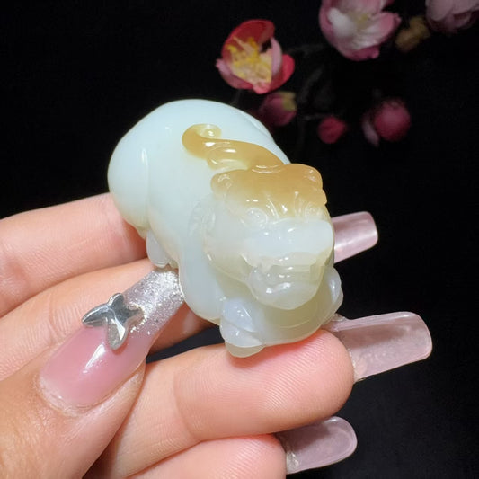 和田玉糖白挂件貔貅