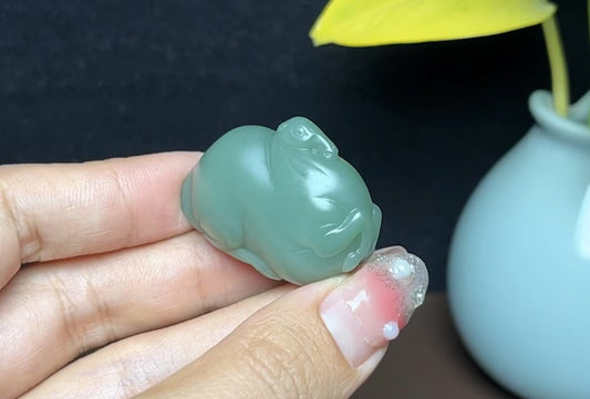 和田玉鸭蛋青唐马挂件