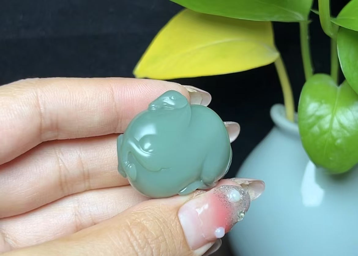 和田玉鸭蛋青唐马挂件