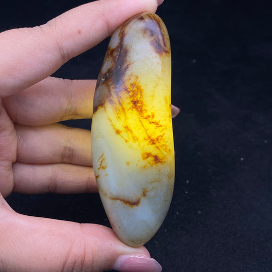 和田玉-洒红皮青花底籽料原石