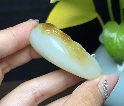 新疆和田玉且末糖羊脂玉佛公