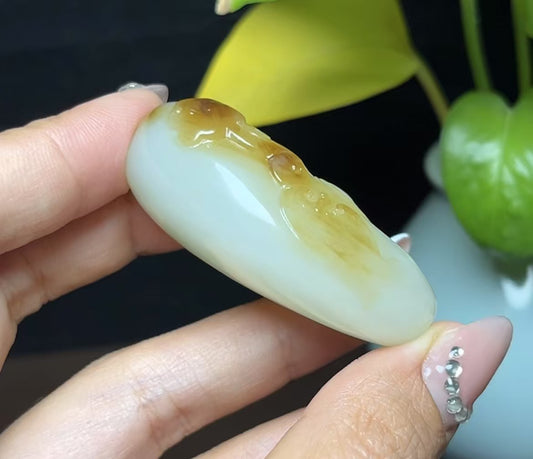 新疆和田玉且末糖羊脂玉佛公