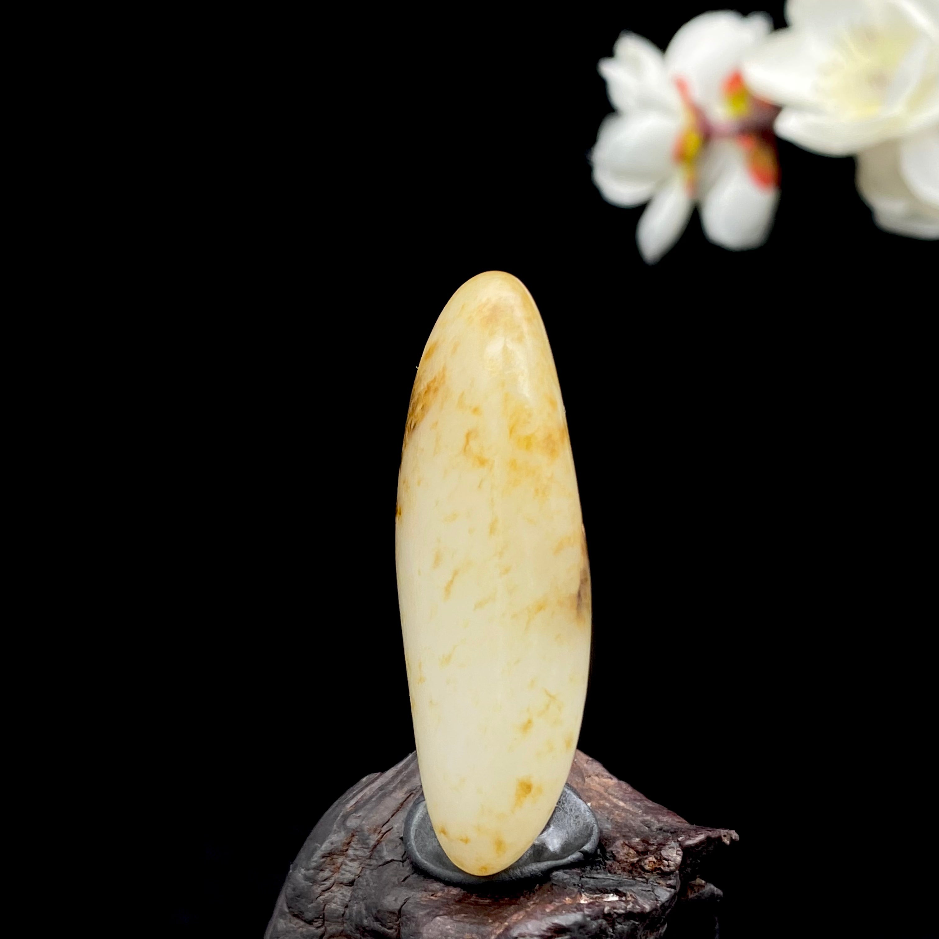 和田玉-洒金皮白肉籽料挂件