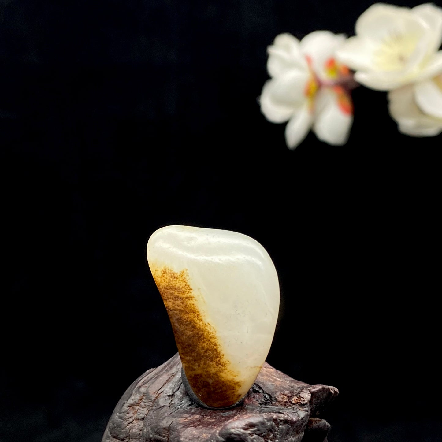 和田玉-聚黄皮青花底籽料吊坠籽