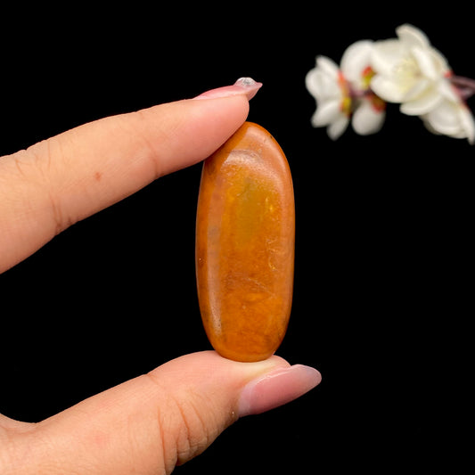 和田玉-红沁皮籽料原石挂件