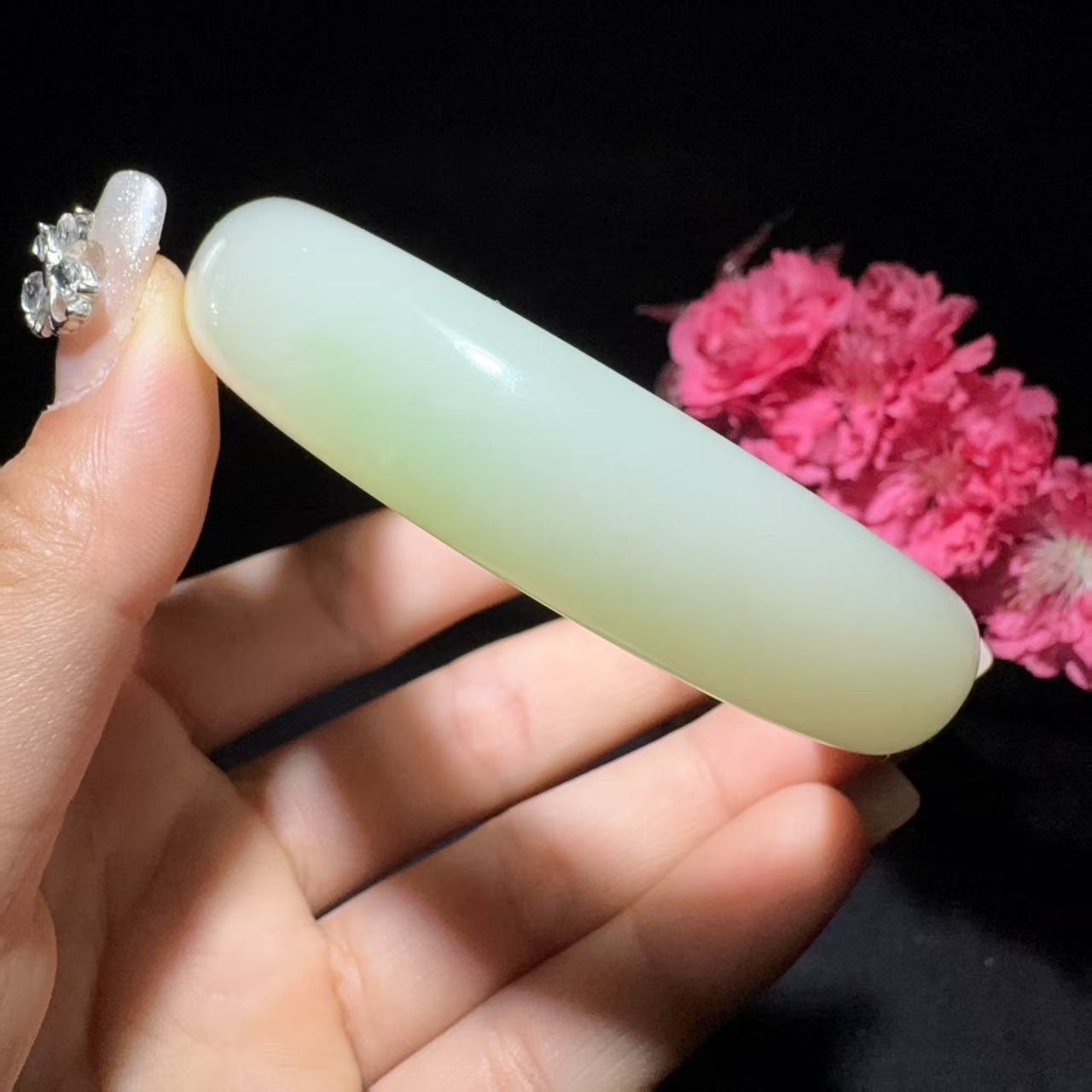 和田玉白玉带翠手镯