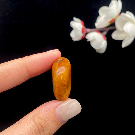 和田玉-黄沁皮籽料原石挂件