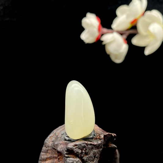 和田玉-白玉籽料原石挂件