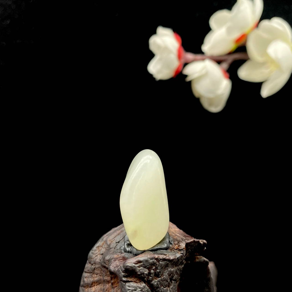 和田玉-白玉籽料原石挂件