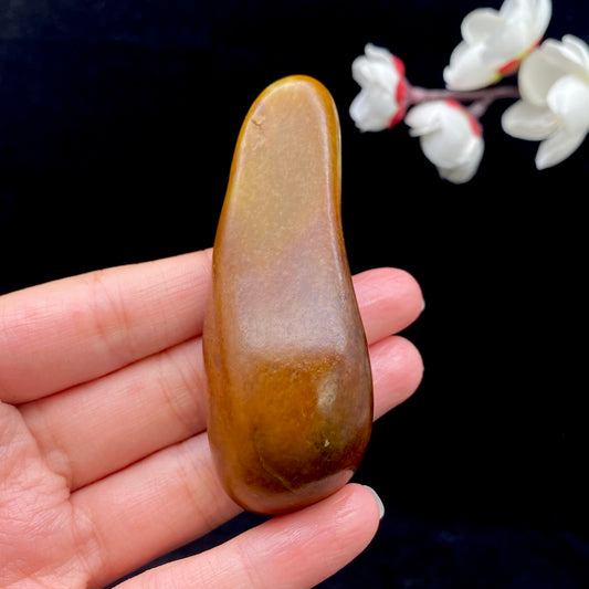 和田玉-黄青皮籽料原石