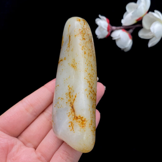 和田玉-洒红皮青花底籽料原石