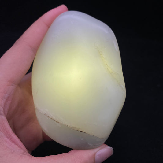 和田玉-白玉青花底籽料原石