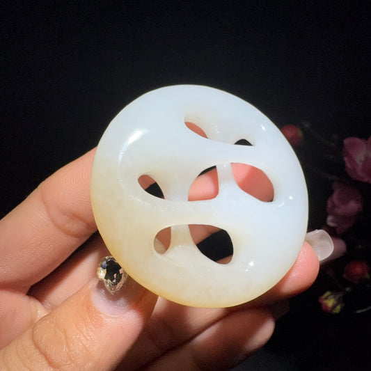 和田玉糖白挂件时来运转