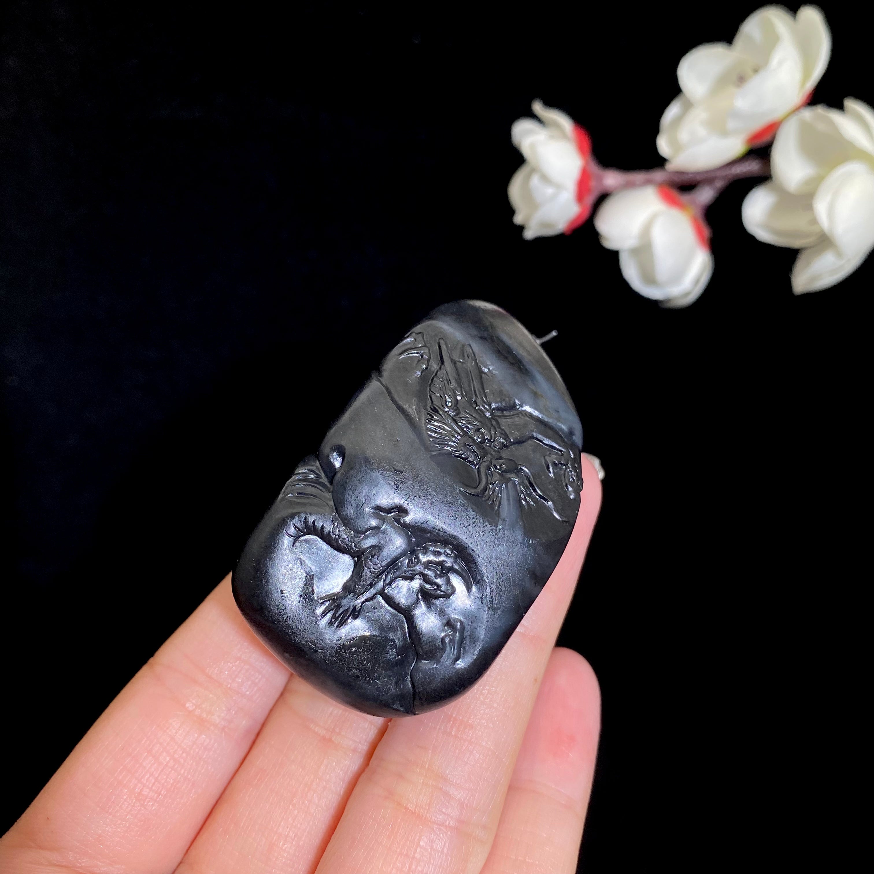 和田玉-青花籽料【龙挂件】